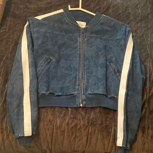 GUESS cropped jean jacket